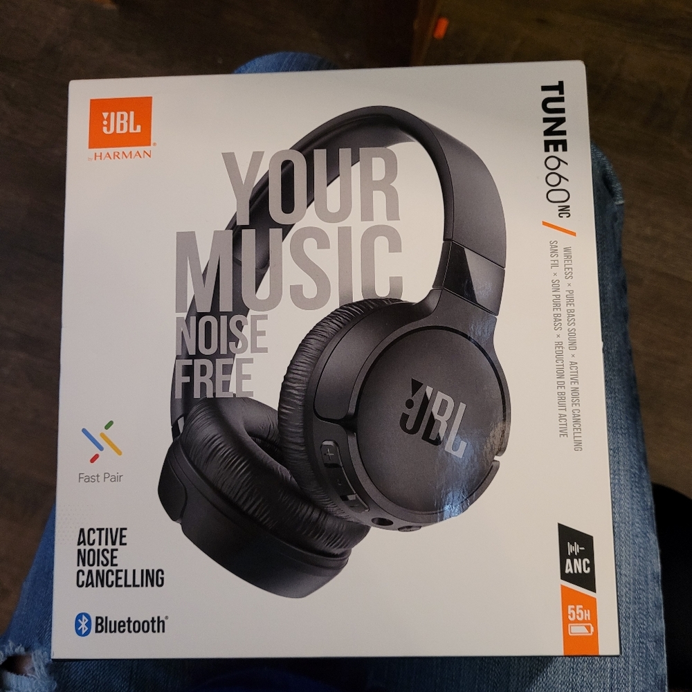 JBL TUNE 660NC  NWOT